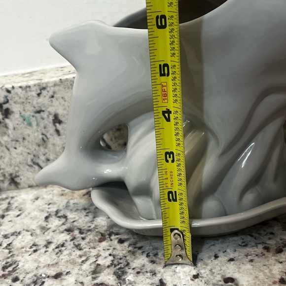 Dolphin Figurine planter - light gray - Picture 7 of 7